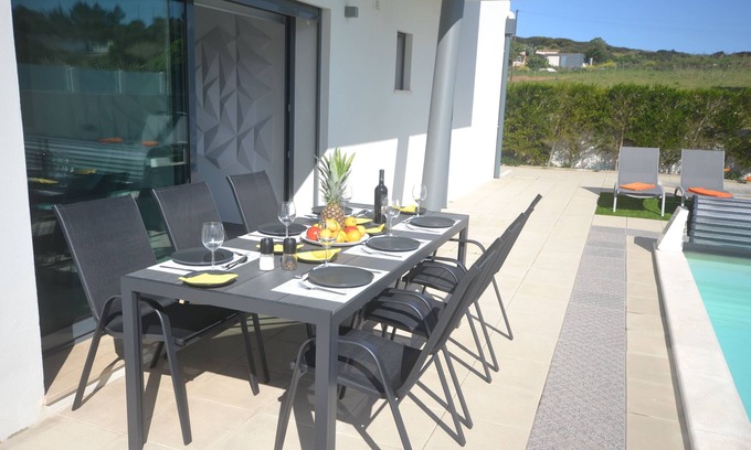 Sao Martinho do Porto Villa | New Villa with Heated Pool just a few minutes from Salgado Beach