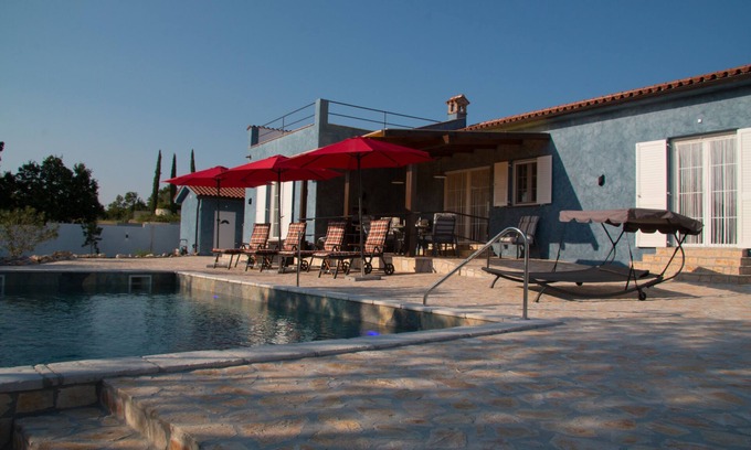 Brgod Villa | New villa with heated pool - fully fenced - Livada residence