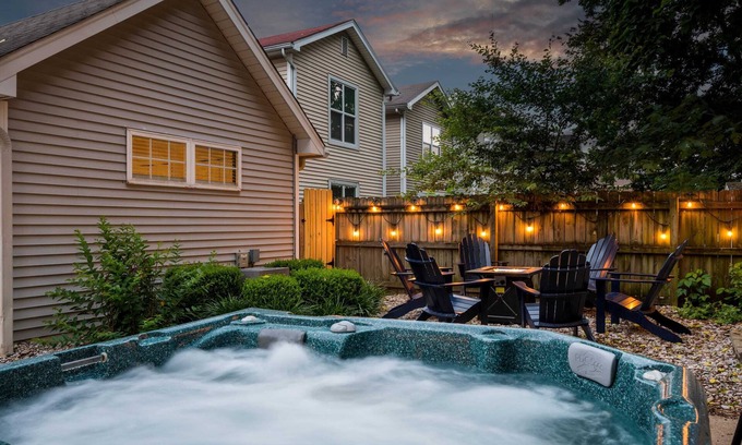 Phoenix Hill House | New! Walkable 3BR 2BA walk to NuLu - Hot Tub!