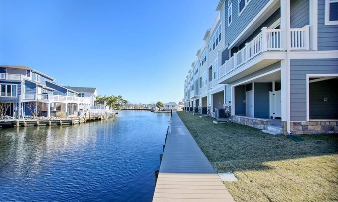 Fenwick Island House | New Waterfront Fenwick Home/Shared Pool/Water Access/Walk to beach/restaurants