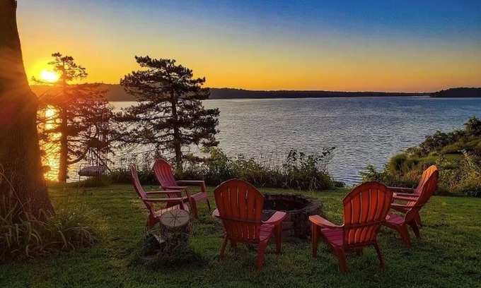 Copeland Cabin | NEW-Waterfront Lodge-Private dock/slip, Kayak, swim, fish, water view from deck
