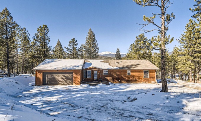 Bailey House | NEW! Wolfcamp: Hot Tub, Views & Fast Wi-Fi