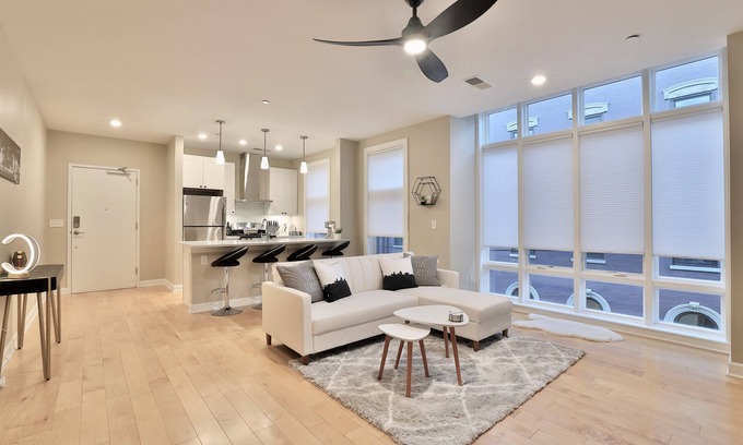 Over-the-Rhine Condo | *New* XquisiteMidCenturyM0d~ Condo *OTR* w/Parking