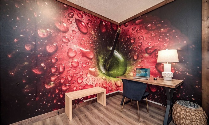 Prescott Hotel | New York Themed | Boutique Suite