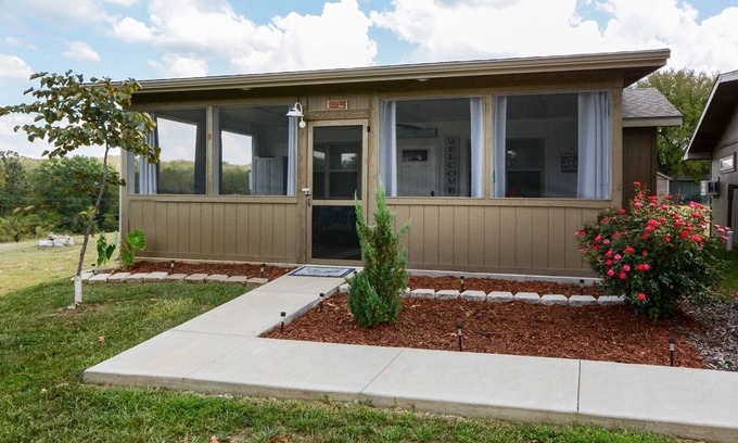 Lampe Cottage | Newer 2 Bedroom 1 Bathroom House - Sleeps 5 Queen bed , triple bunk bed