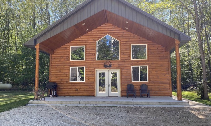 Kalkaska Cabin | Newer 2 bedroom with loft cabin in the woods