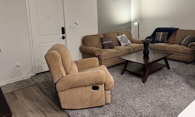 Rialto Condo | Newly Built 3Bd /2-1/2 Bath Condo 15 mins from NAS Center