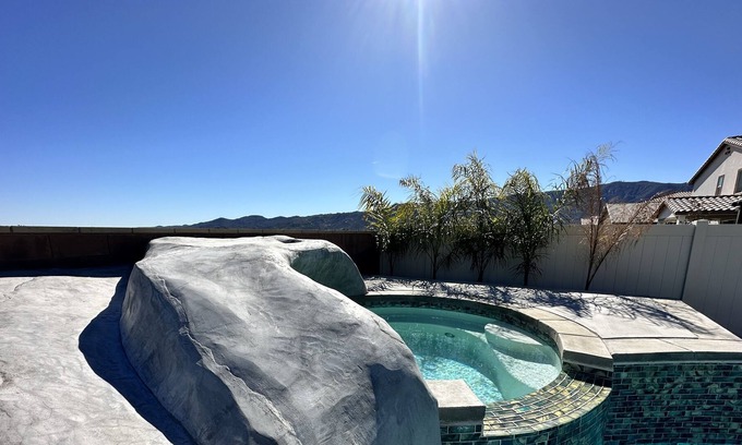 Lake Elsinore House | Newly Built 4 Bedroom 2.5 Bath Pool/Spa House near Temecula Vineyards