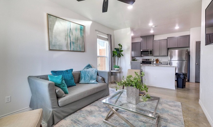 Temple House | Newly Built Home: Close to Parks & Dining!