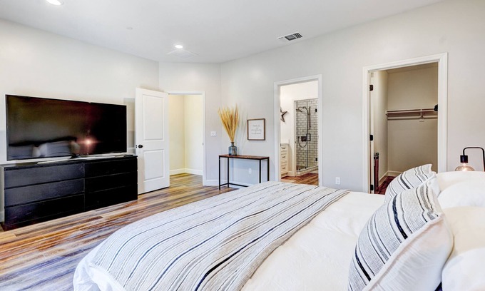 Santa Rosa House | Newly built home near Russian River & local wineries