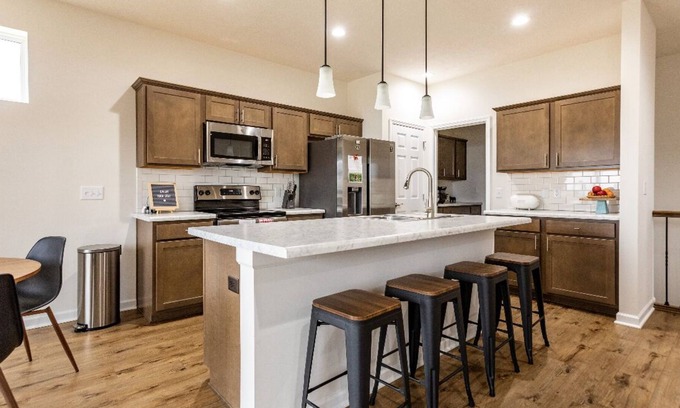 Lincoln House | Newly Built Spacious Retreat: Your Perfect Getaway