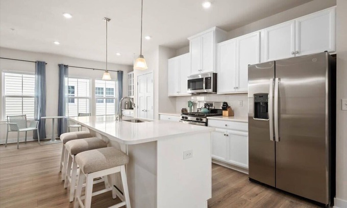 Bayside House | Newly Built Townhome in Amenity Filled Community