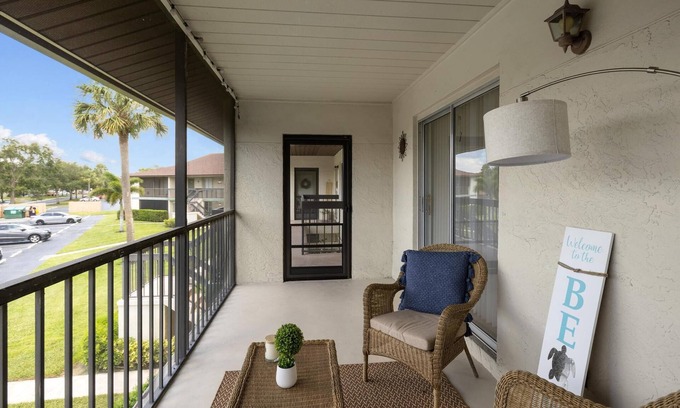 Jupiter Village Condo | Newly Furnished condo, close to beautiful Jupiter and Juno Beaches.
