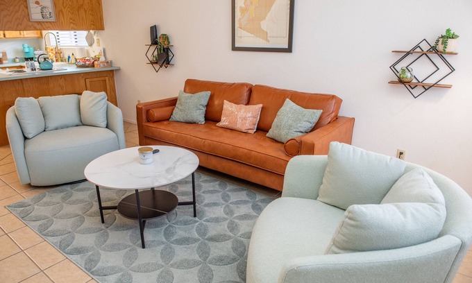 Yuma House | Newly furnished Townhouse! 2-mins from MCAS (family friendly)