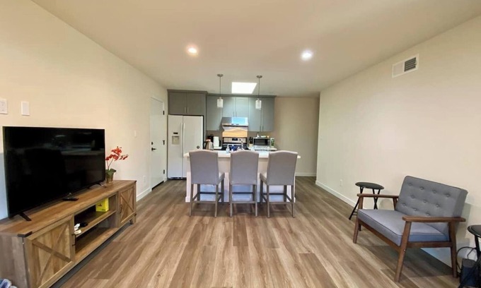 West San Jose House | Newly remodel & convenient 4 bd/4ba at nice and quiet neighborhood in San Jose