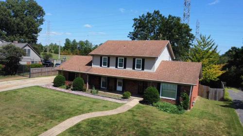 East Memphis House | Newly remodeled 6BR in East Memphis Neighborhood