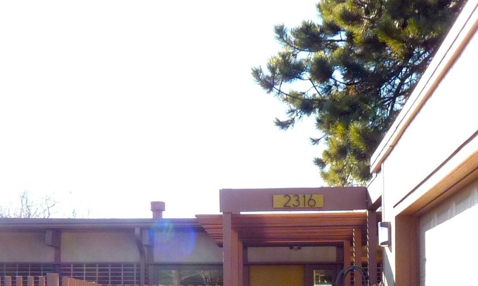 Littleton House | Newly Remodeled Home, Backs to Nature Trail W/ Mountain Views.