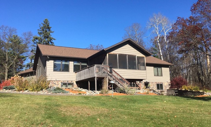 Brainerd House | Newly Remodeled Home on Gladstone Lake