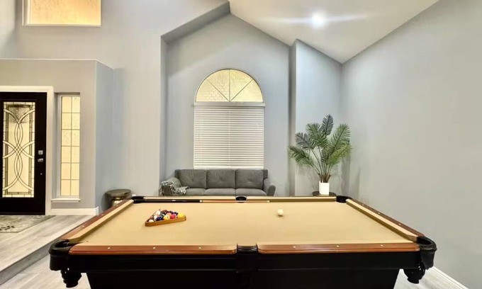 Oxnard House | Newly remodeled large family house