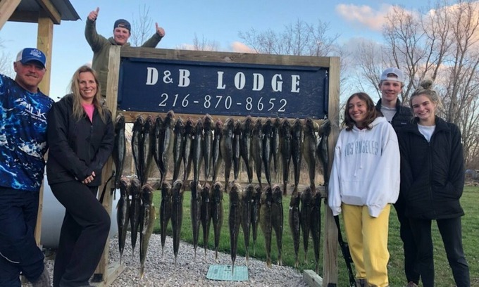 Port Clinton Cabin | Newly remolded Lodge close to public boat ramps , beach and fishing charters.