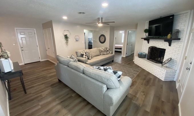 Farmington Condo | Newly renovated 3 bed/2 bath, central to the fun.