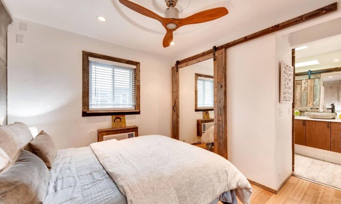 Melrose Condo | Newly Renovated Condo + Pool: Minutes to Downtown