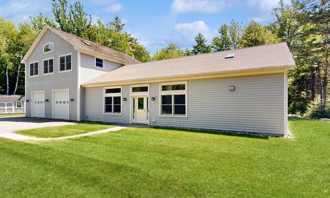 Bar Harbor House | Newly Renovated Home w/Large Yard & Great Kitchen - Near Downtown & Acadia