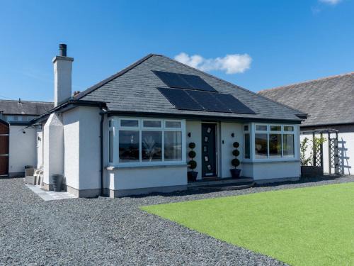 Swarthmoor House | Newly Renovated Luxury Bungalow Pass the Keys