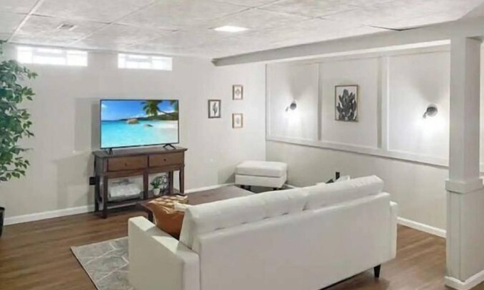 Westlake House | Newly Renovated Private Cozy & Conveniently Located