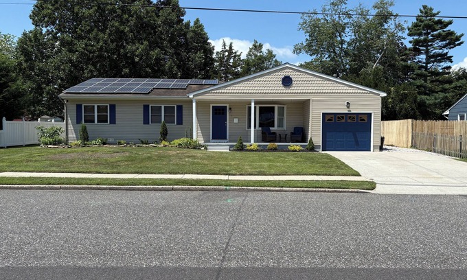 Somers Point House | Newly renovated spacious 4bedroom house in 5 minutes from Ocean City