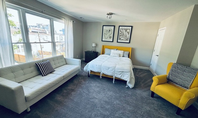 H Street Corridor Bed & Breakfast | Newly Renovated Spacious 5 Bedroom in the heart of DC! Can sleep 11 people!