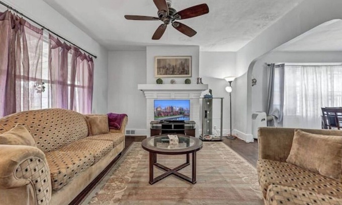 North Buffalo House | Newly Renovated ! Upper Modern Large 3 Bed House