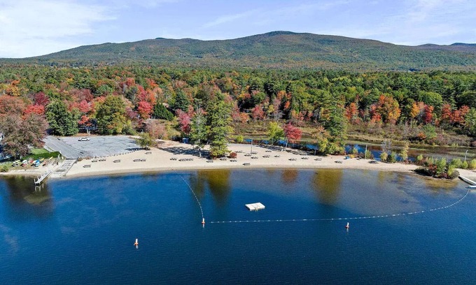 Moultonborough House | Newly Renovated 4BR Lake Winnipesaukee Home – Beach Access & Boat Ramp!
