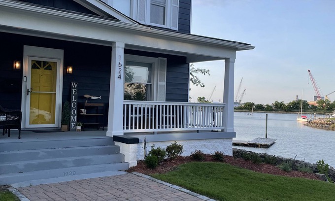 Portsmouth House | Newly Renovated Waterfront Home with Dock!
