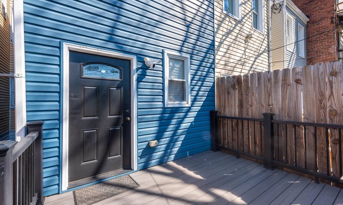 Downtown Baltimore House | Newly renovated well furnished 4-bedroom townhome near Camden Yard in Baltimore