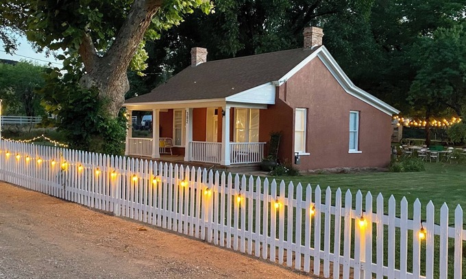 La Verkin Cottage | Newly restored historical cottage near Zion National Park