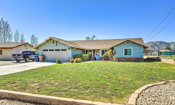 Golden Hills House | Newly Updated, Dog-Friendly Peakview House!