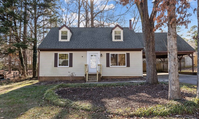 Southwest Raleigh House | Newly updated home 2.6 miles to downtown raleigh