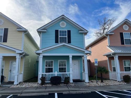 Myrtle Beach House | Newly Upgraded 2-BR Cottage, 2 Blocks To Beach