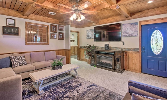 Newton House | Newton Home Away From Home in Rural Setting!