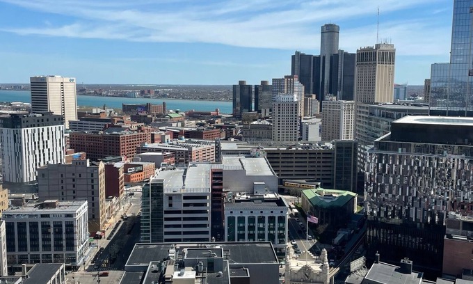 Downtown Detroit Apartment | NFL Draft 2 bedroom apartment steps from the red carpet, amazing city views