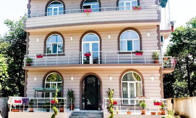 Kobuleti House | Nica