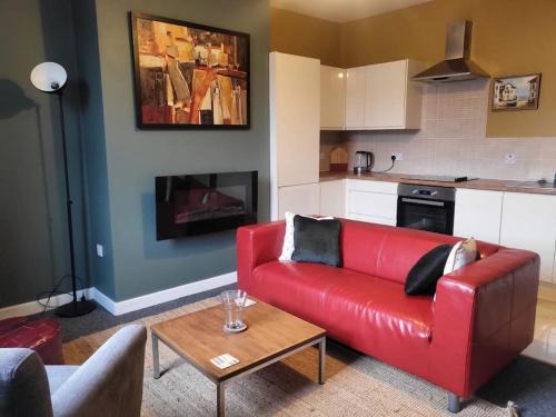 Huddersfield House | Nice 2 bedroom (3 beds) house in Huddersfield