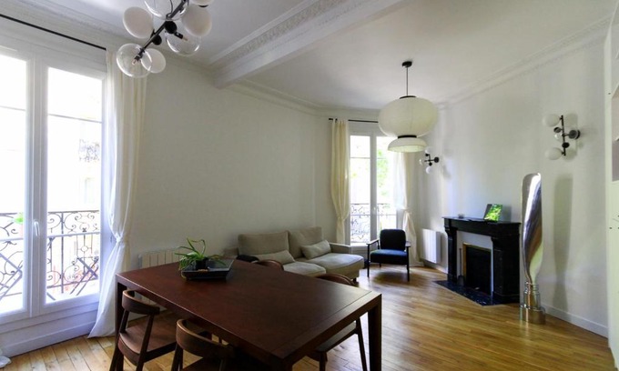 Quartier Sainte-Marguerite Apartment | Nice 43m with balcony in the heart of Paris