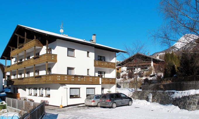 St. Valentin auf der Haide Apartment | Nice apartment for 32 guests with WIFI, TV, balcony, pets allowed and parking