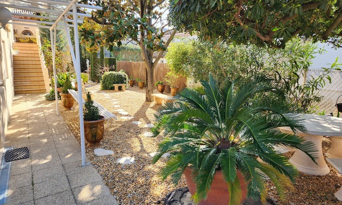 Arles Apartment | Nice and bright 75m² apartment with garden fenced