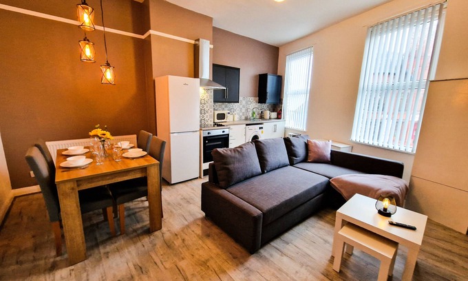 Liverpool Apartment | Nice and comfy apartment, close to stadiums and city centre