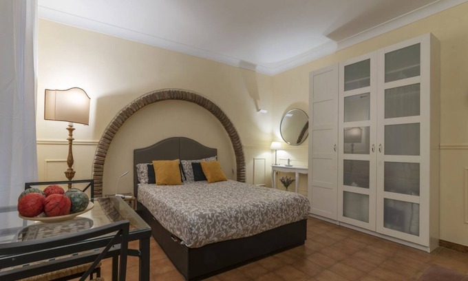 Rione V Ponte Apartment | Nice and cozy apartment of 35 sqm, ideal for 2 people, located on the first floor of a renovated period building (not equipped with lift). The flat is located in very central position, just 200 meters from Piazza Navona and a few steps from other points