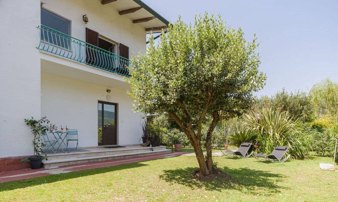 Capanne-Prato-Cinquale Apartment | Nice apartment for 6 people with WIFI, A/C, TV and balcony