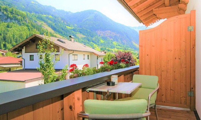 Ramsau im Zillertal Apartment | Nice apartment for 6 guests with WIFI, TV, balcony and parking